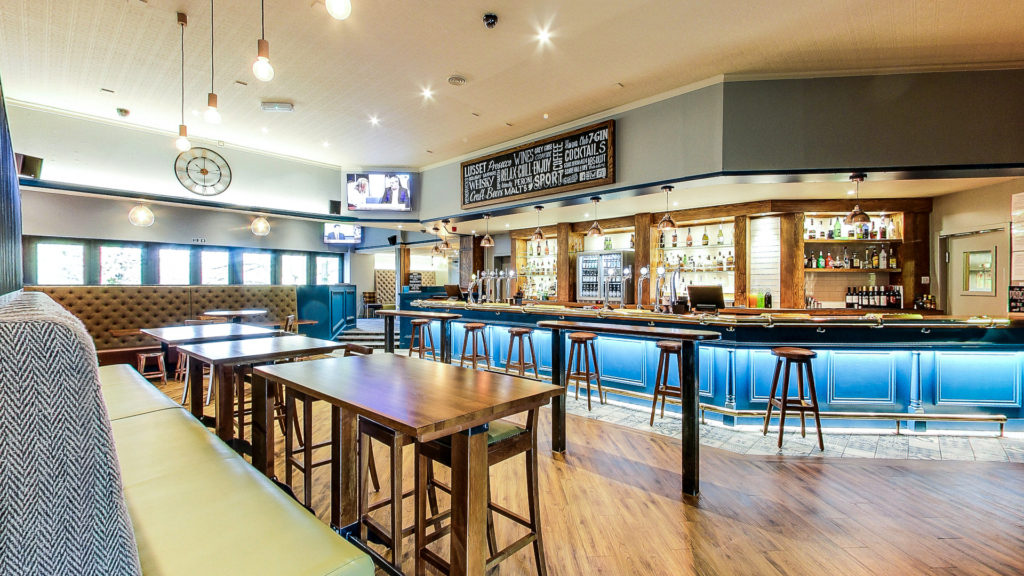bar and seating at Glen Lusset Bar Old Kilpatrick